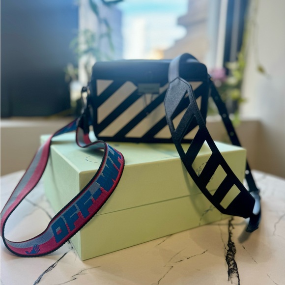 OFF-WHITE Diag Crossbody Camera Bag Black/White Convertible Belt Bag Fanny Pack - Picture 8 of 15